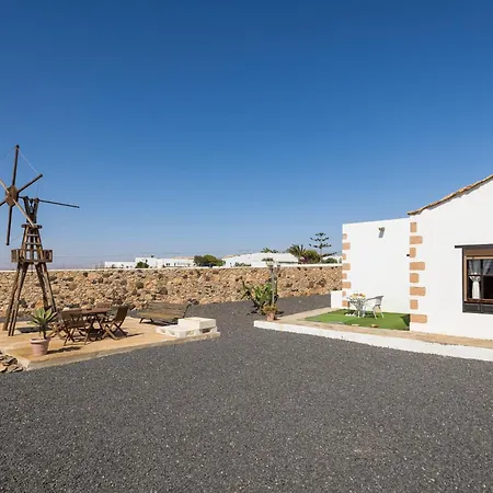 Home2book La Molina B, Cozy * Triquivijate